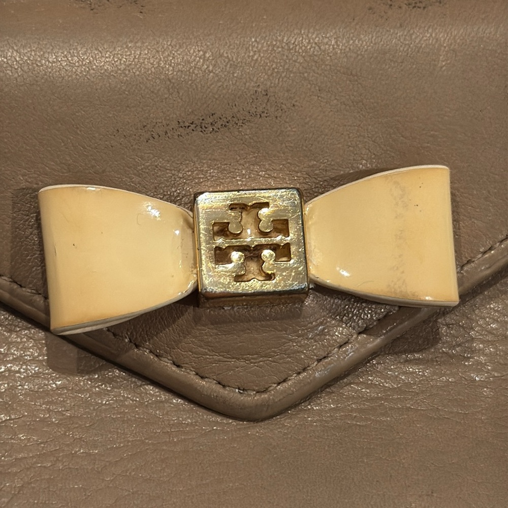 Tory Burch Robinson Taupe Zip-Around Leather Wallet Bow Detail Women’s - Picture 5 of 14